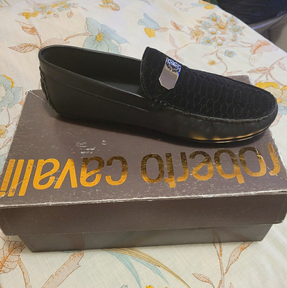 Brand new men's dress shoes